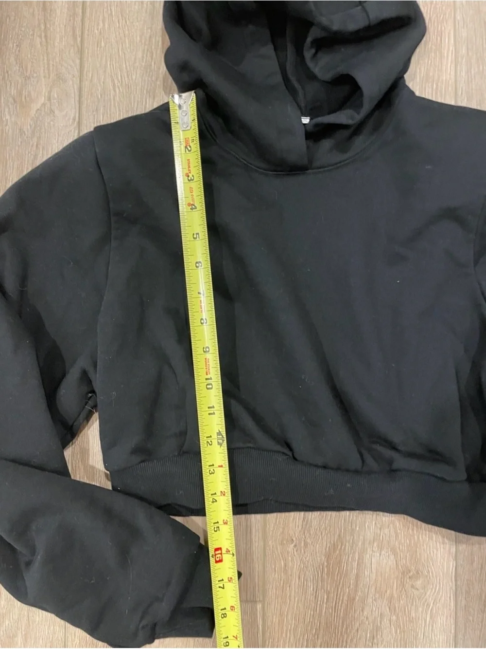 Alo Black Cropped Hoodie - Classic Pullover small